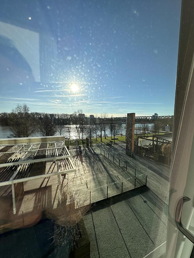 Skau Eurovea Duplex Apartment Danube Exclusive View Free Parking براتسيلافا المظهر الخارجي الصورة